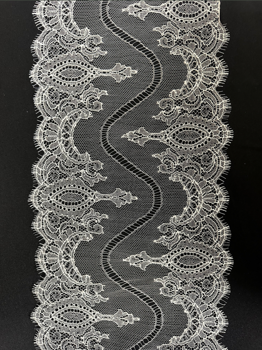 Full Chantilly Lace Trim
